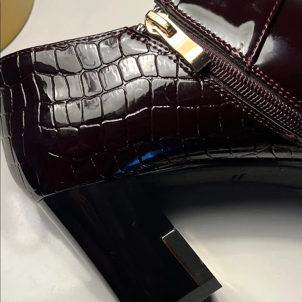 TDD Vogue‎ Elegant Women’s Burgundy Patent Leather Chunky Block Heels. Size 8.5